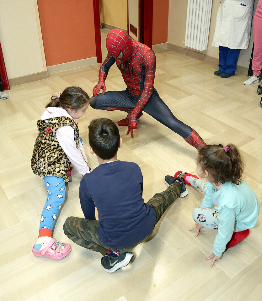 La storia di Francesco Pio, lo Spiderman di Carapelle che porta gioia e  spensieratezza nei reparti pediatrici - Notizie, comunicati bandi e  selezioni